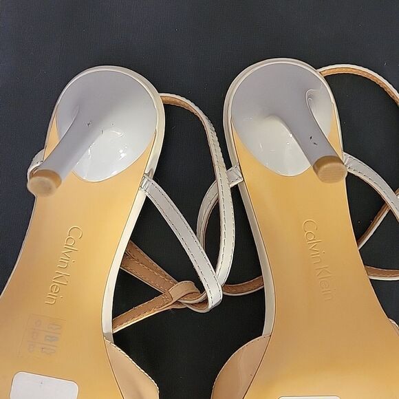 CALVIN KLEIN PEEP TOE ADJUSTABLE BUCKLE ANKLE STRAP SANDAL - Picture 11 of 12